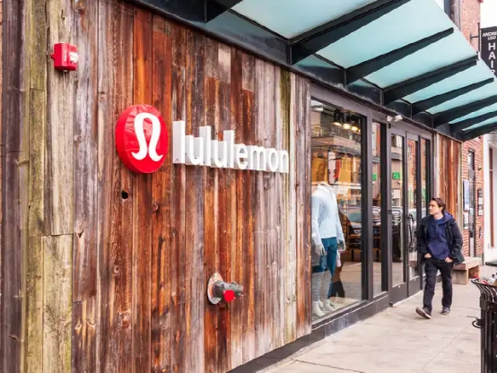 用户激增的浪潮，能把Lululemon“抬”多高？